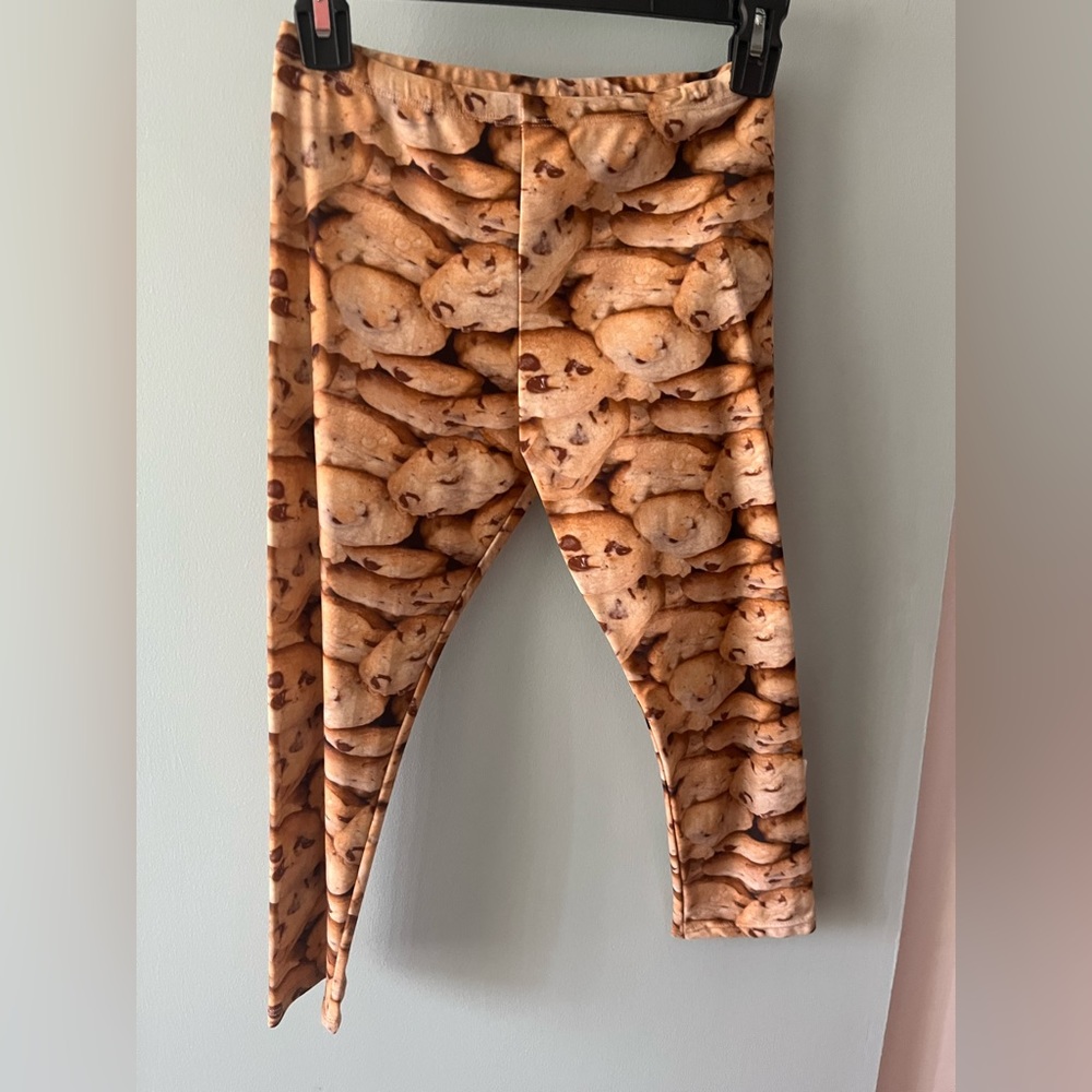Zara Terez Chocolate chip cookie lover capri leggings